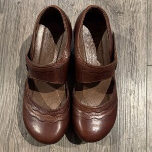 Dansko Brown Leather Mary Jane Clogs with Buckle Womens Size EU 37 US 6.5-7 NWOT